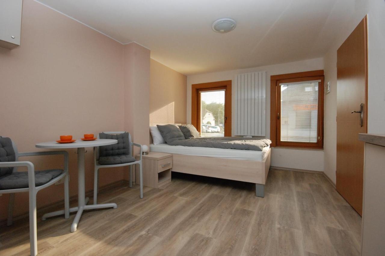 Apartman Mh Břeclav 外观 照片